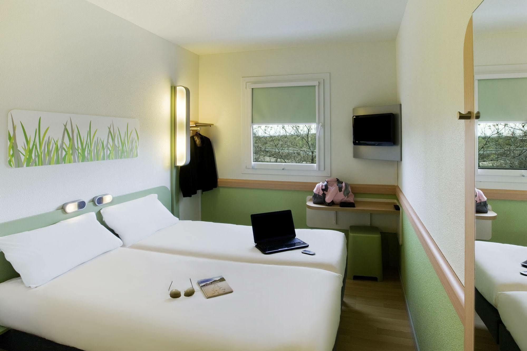 Ibis Budget Fontainebleau Avon Exteriör bild