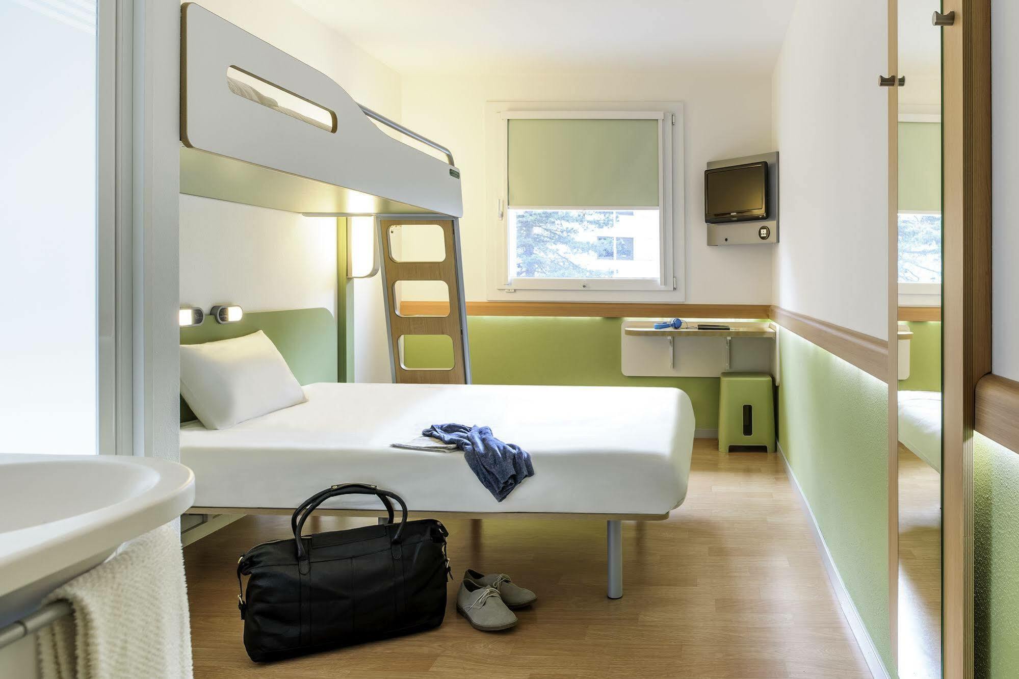 Ibis Budget Fontainebleau Avon Exteriör bild