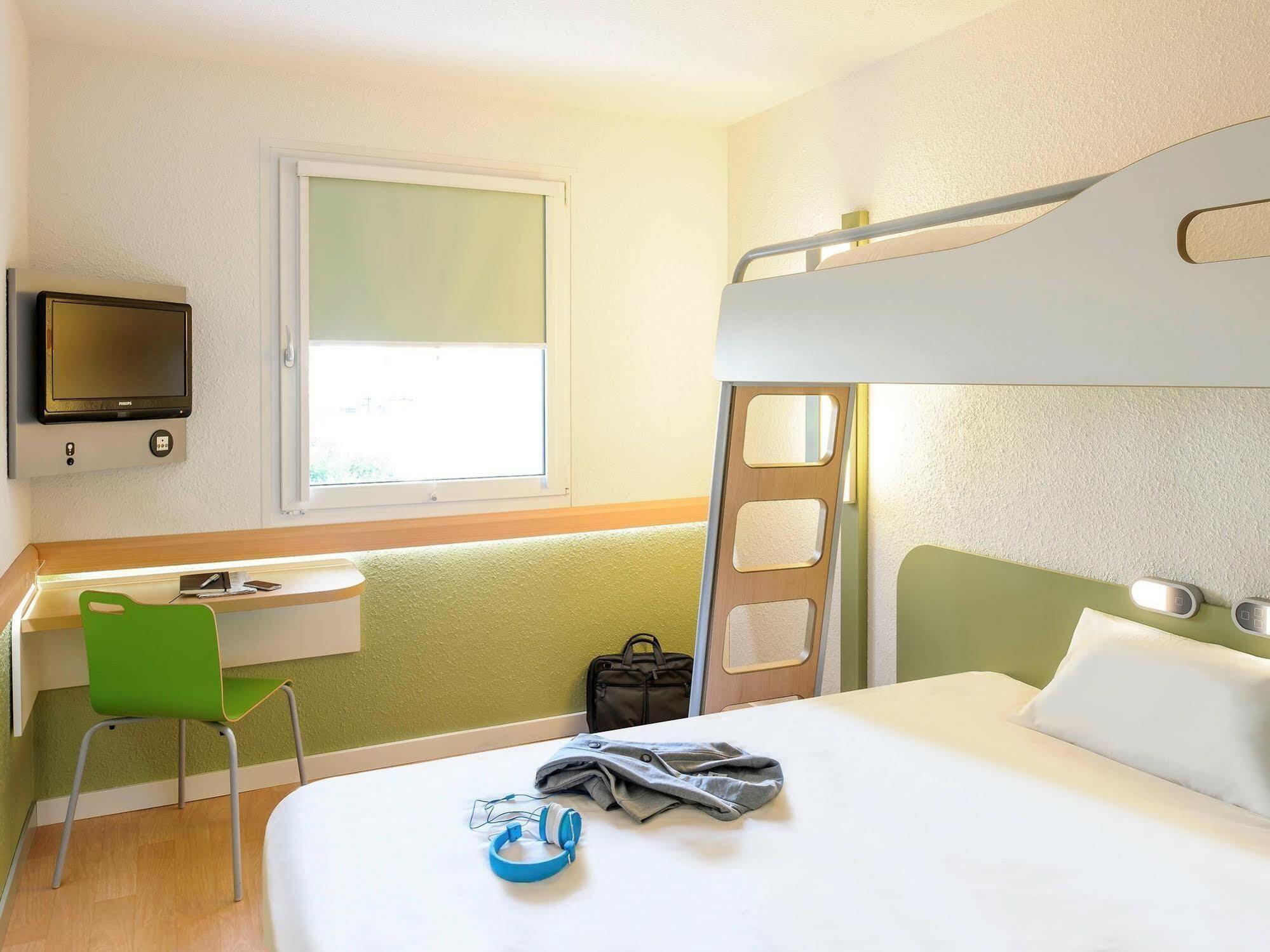 Ibis Budget Fontainebleau Avon Exteriör bild